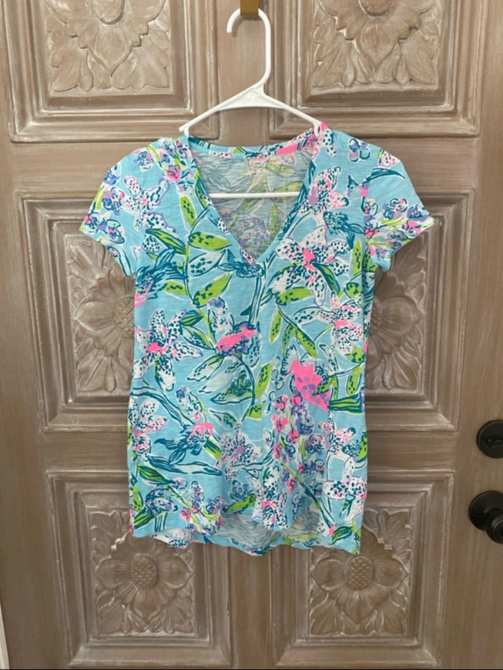 Lilly Pulitzer Blue Floral V-Neck Tee with Pink & Green Accents